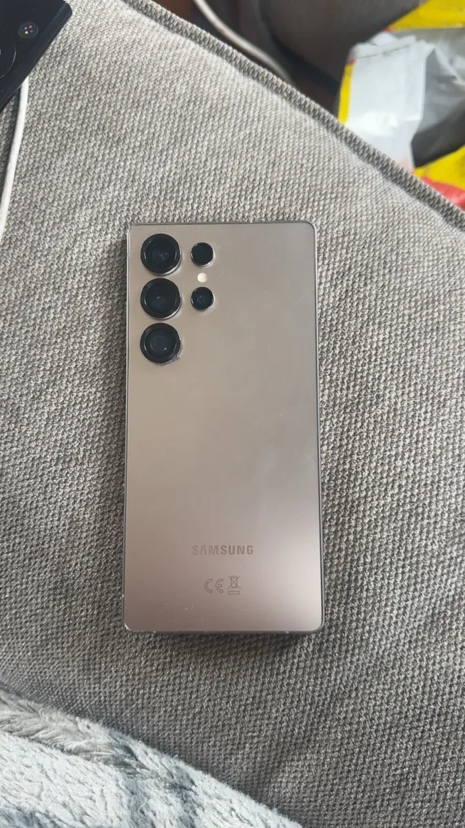 Samsung Galaxy S25 Ultra - Image 1
