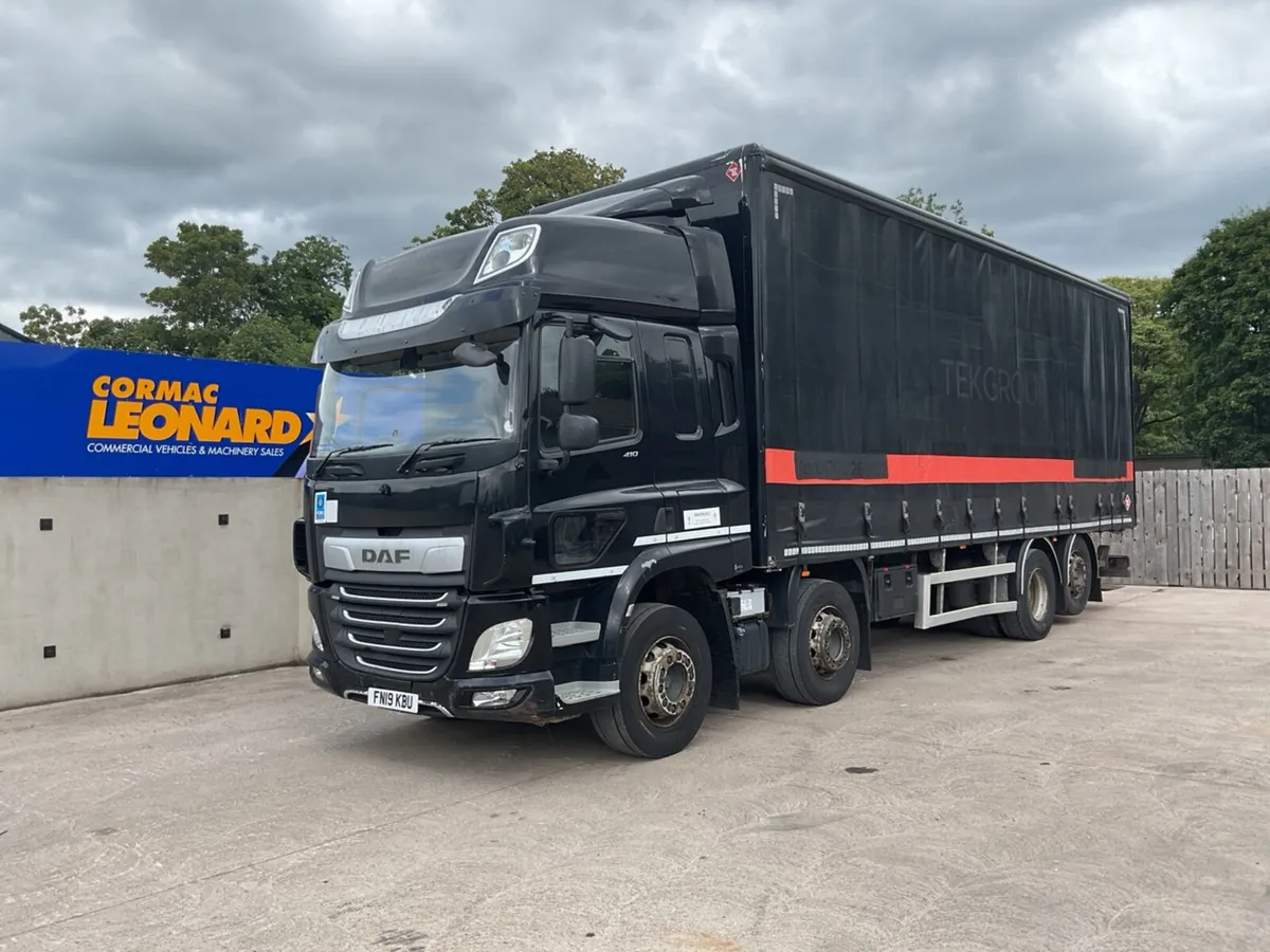 2019 (19) DAF CF410 8x2 Curtainsider - Image 1