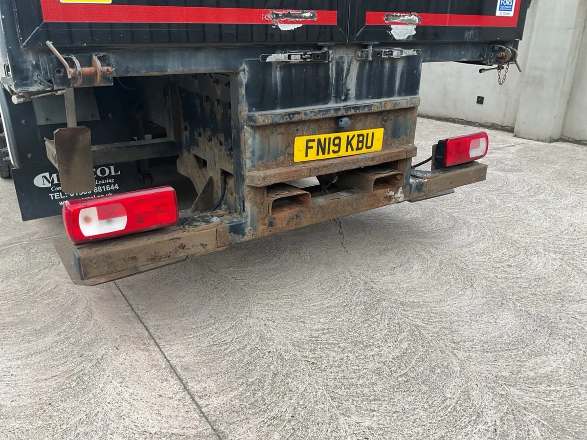 2019 (19) DAF CF410 8x2 Curtainsider - Image 4