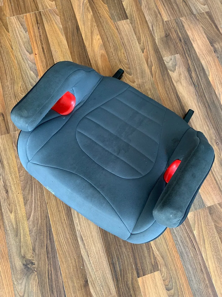 Car booster seat with isofix - Image 1