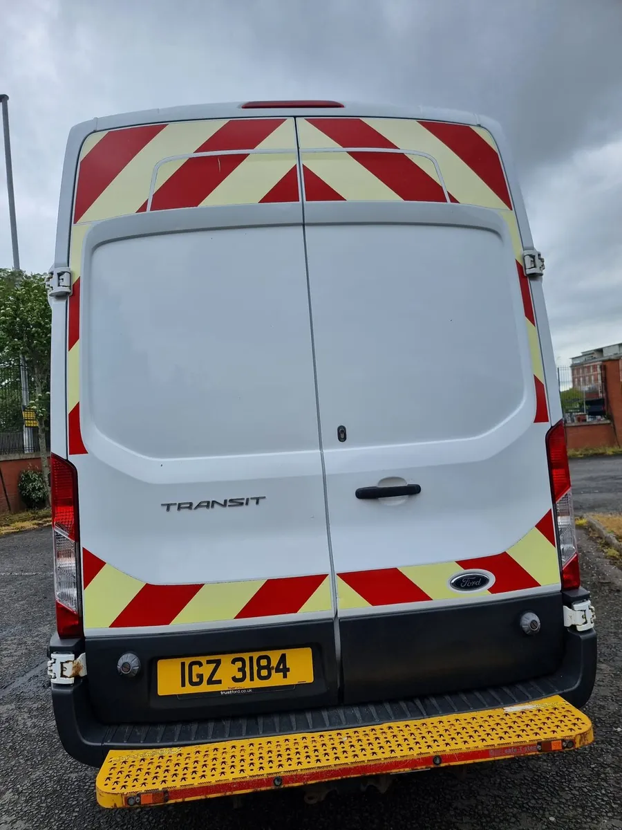transit van - Image 2