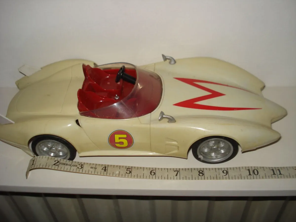 2 LARGE HOTWHEELS SPEED RACER MOVE CAR. - Image 3
