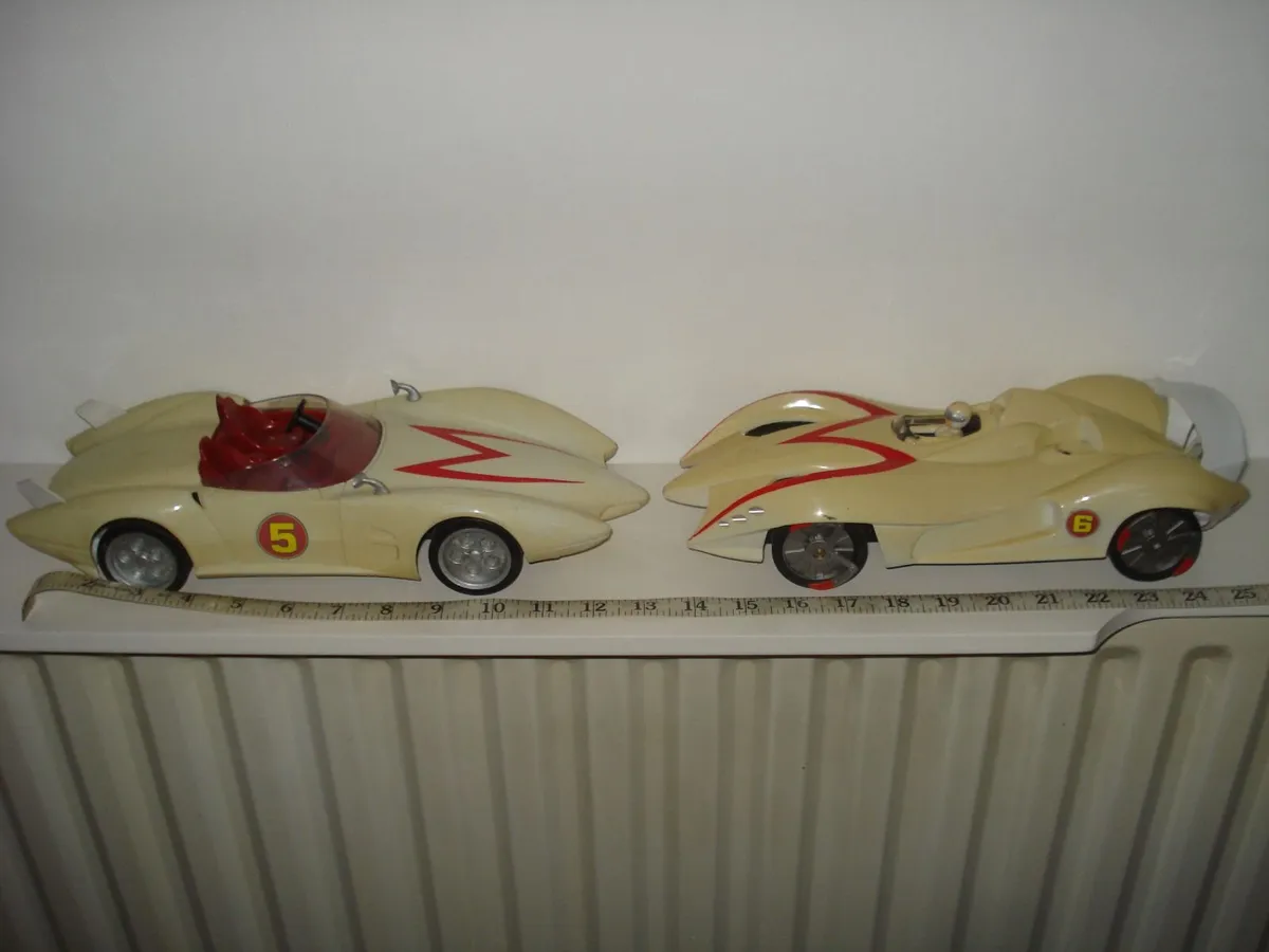 2 LARGE HOTWHEELS SPEED RACER MOVE CAR. - Image 1
