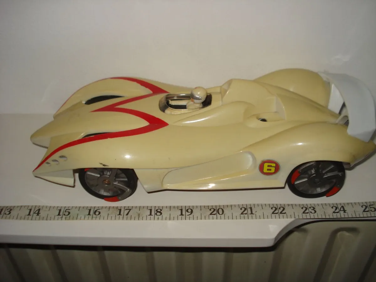 2 LARGE HOTWHEELS SPEED RACER MOVE CAR. - Image 2