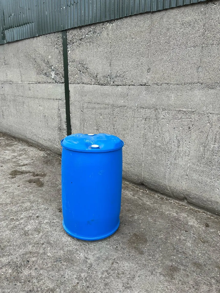 200L barrels - Image 1