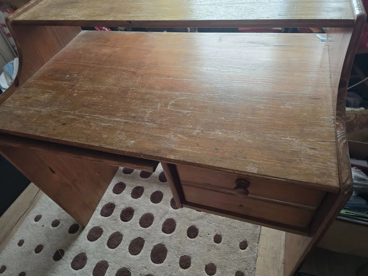 Wooden desk - Image 2