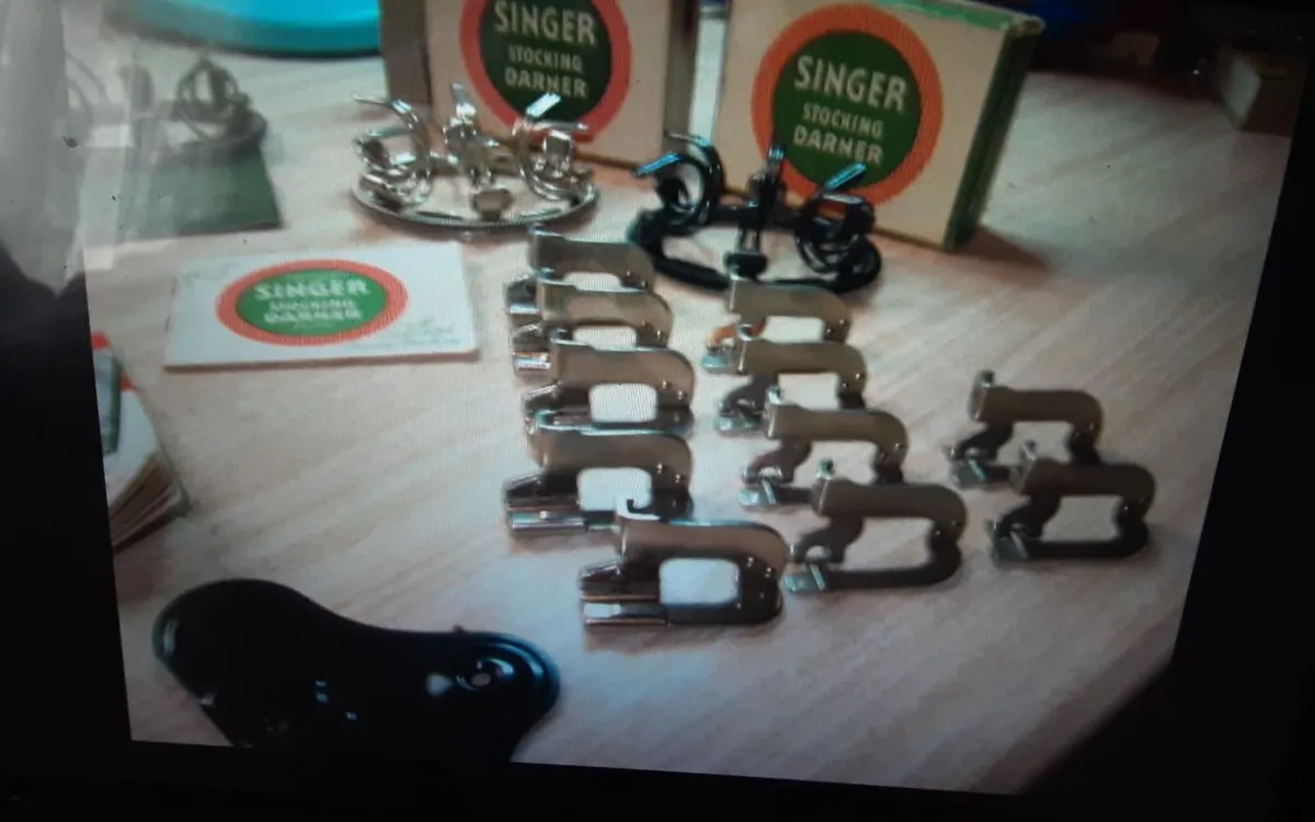 SINGER SEWING MACHINE 222K AND 221K PLUS ATTACHMEN - Image 2