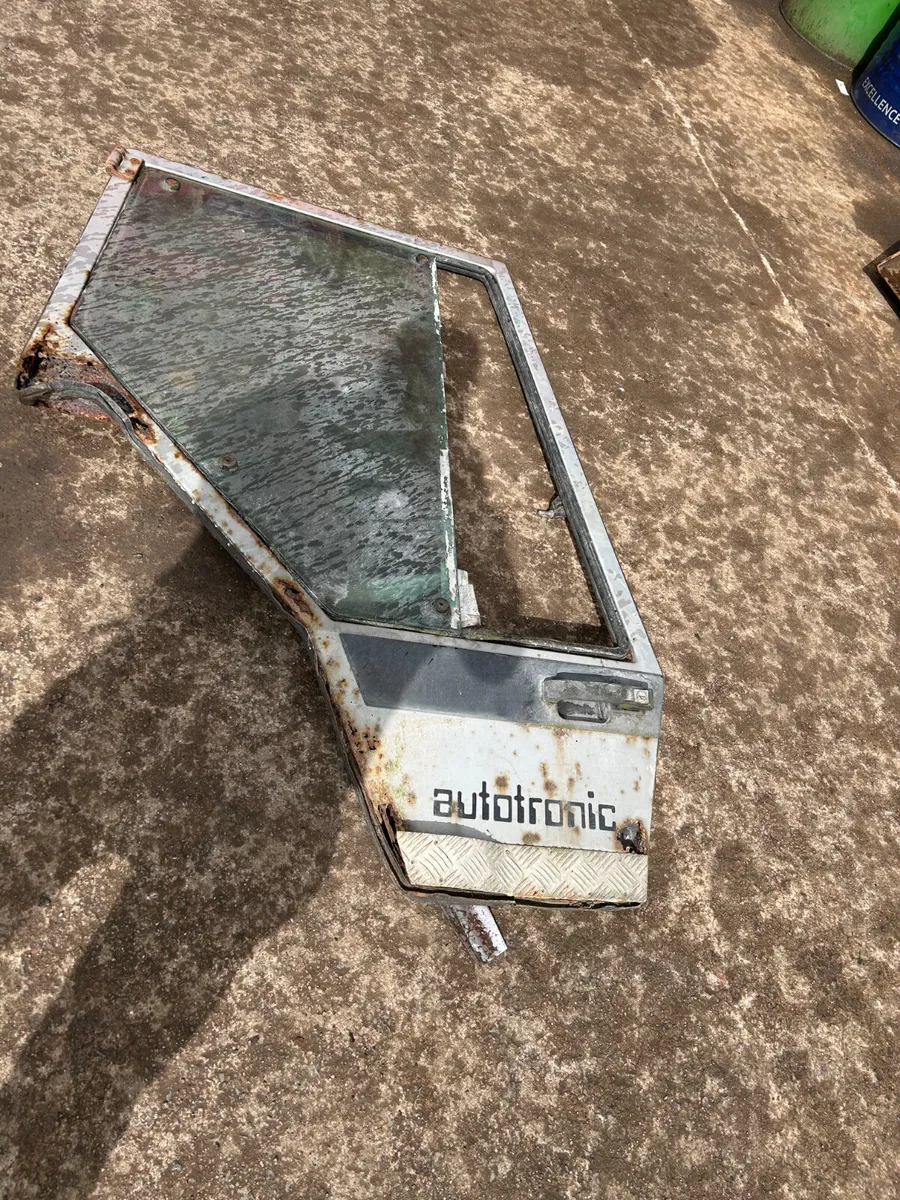 x4 MF 3000 Series Doors - Image 2