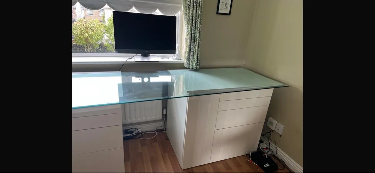 Large glass panel - Image 2