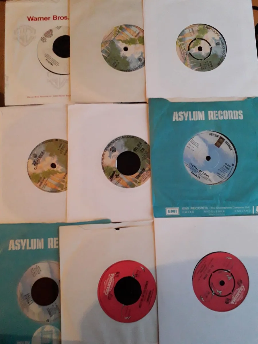 47 x Vinyl 7'' Singles - Beatles America  Doobies - Image 3