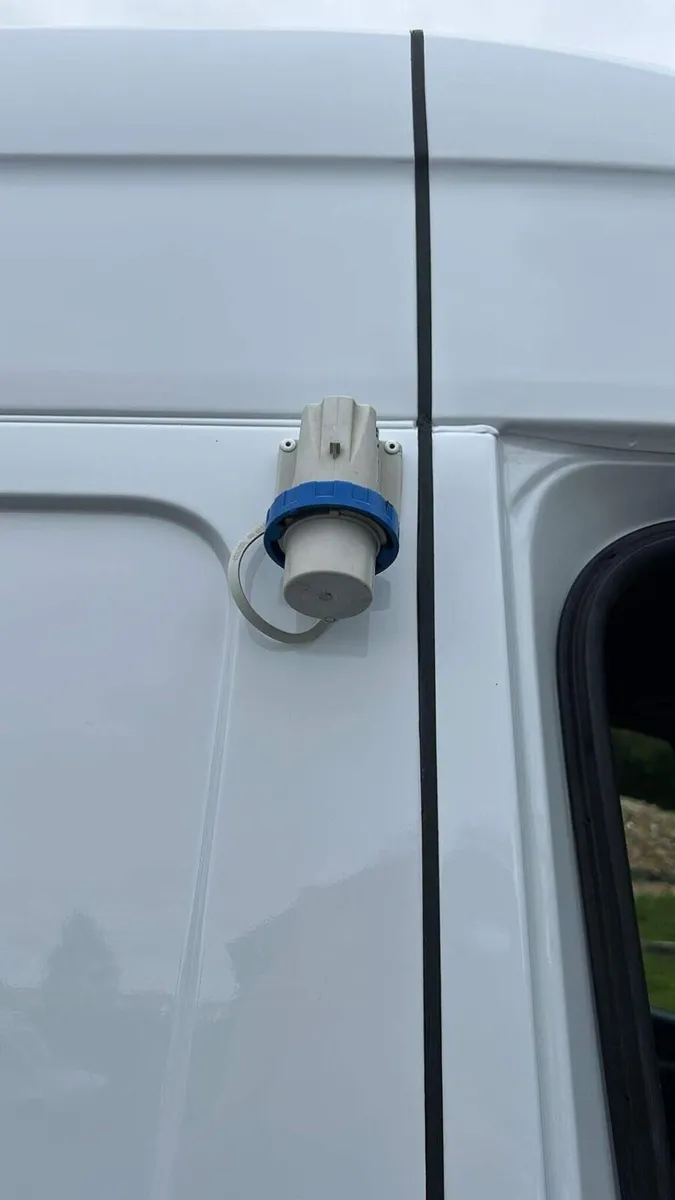 VB - 2022 Mercedes-Benz Sprinter Refrigerated Van - Image 4