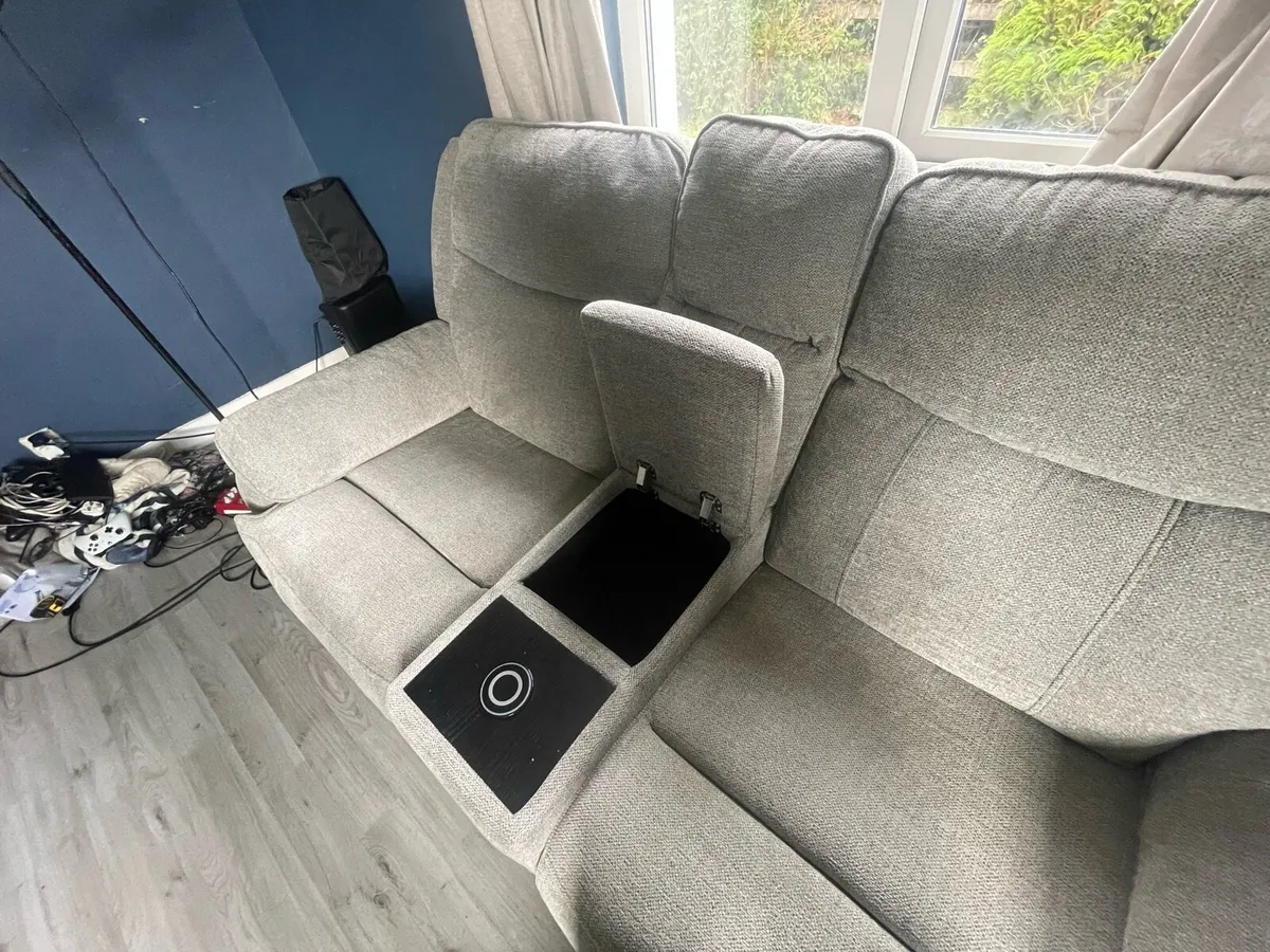 Electric recliner couch 2 and 3 seater - Image 3