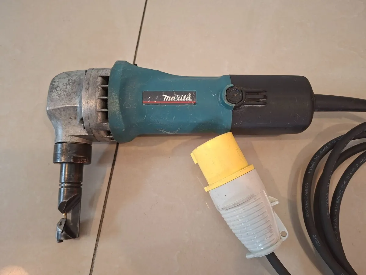 Makita Jn1601 Tin Nibblers 110v - Image 1