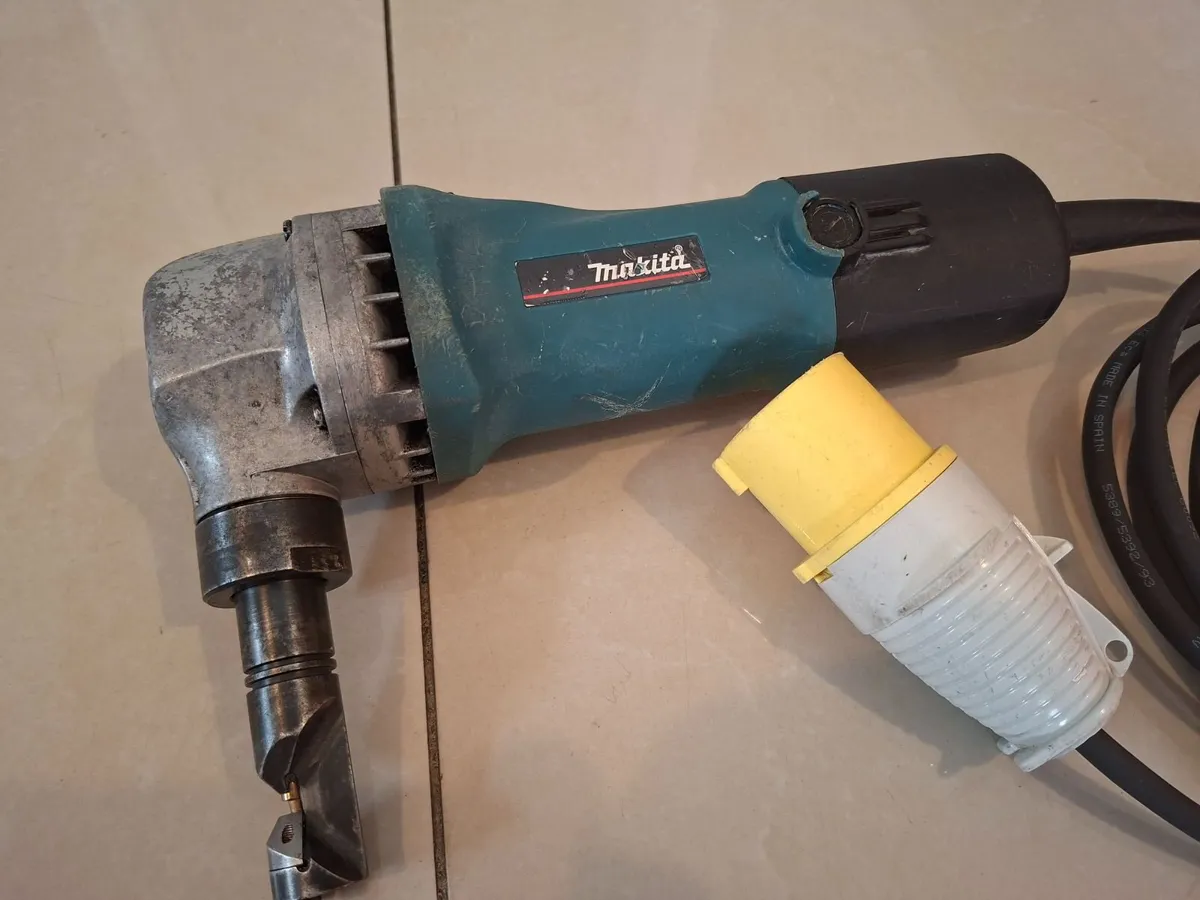 Makita Jn1601 Tin Nibblers 110v - Image 3