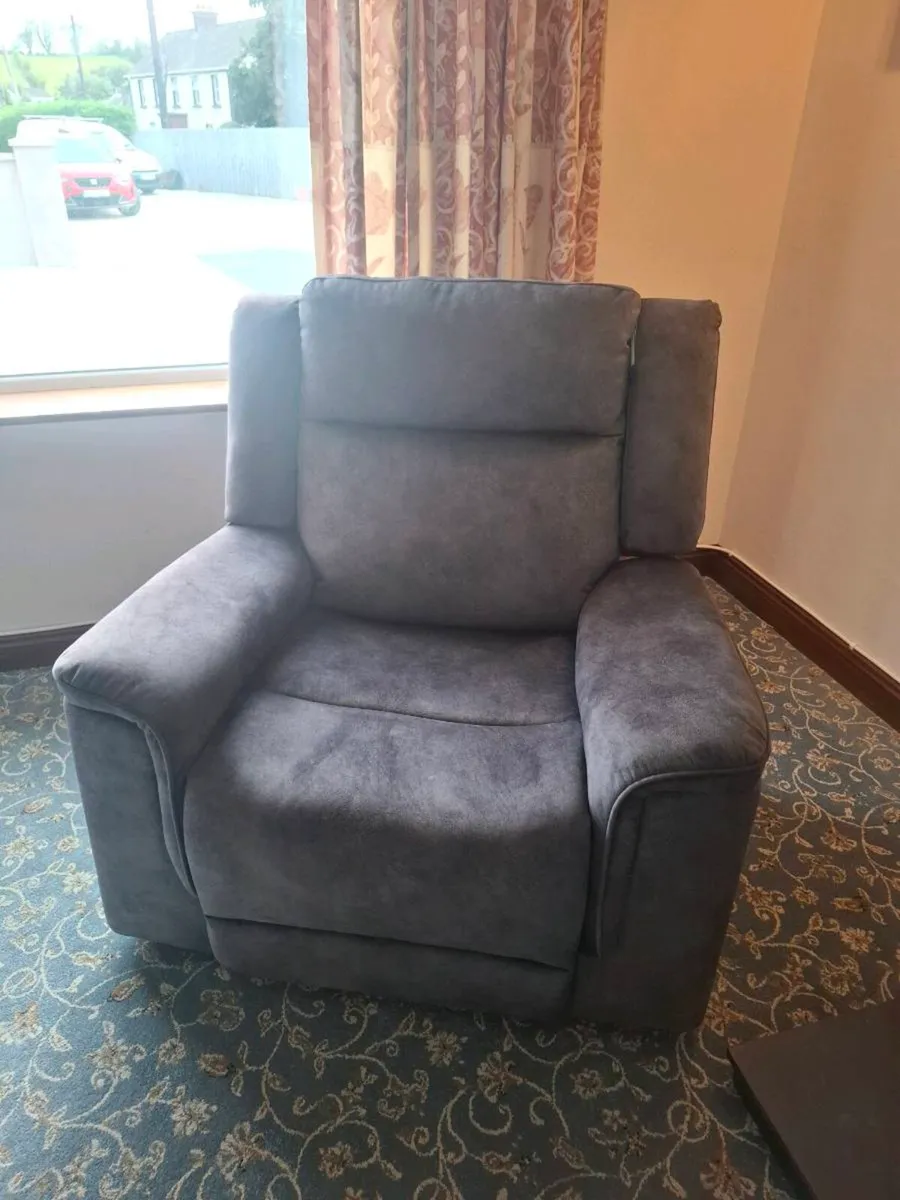 Recliner armchair - Image 1