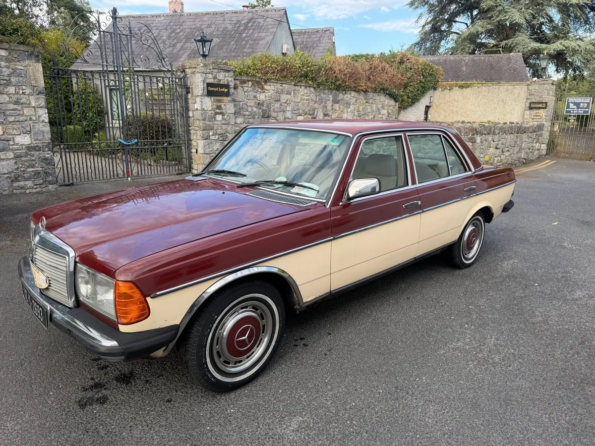 1982 Mercedes-Benz 200 – Classic Daily Driver - Image 2