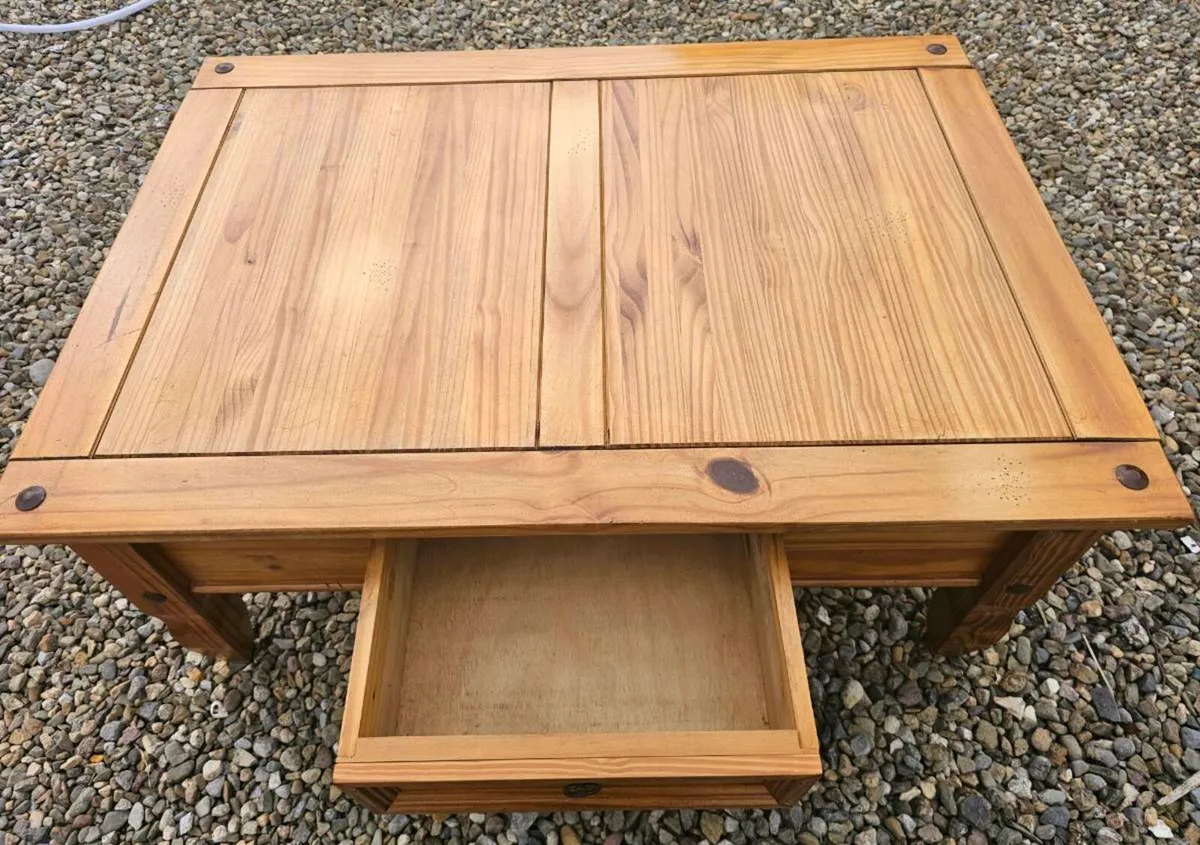 Cofee table - Image 1