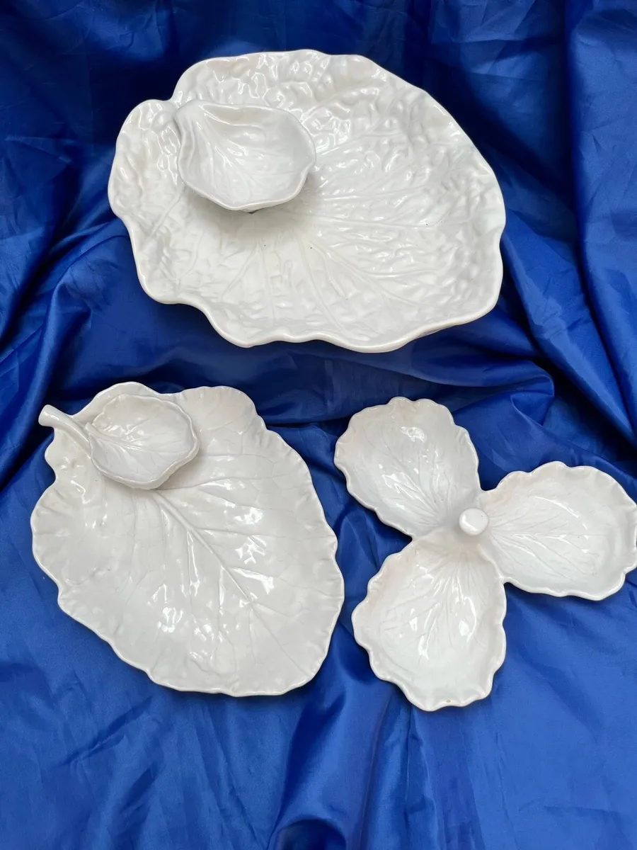 Antique serving bowls - Image 1