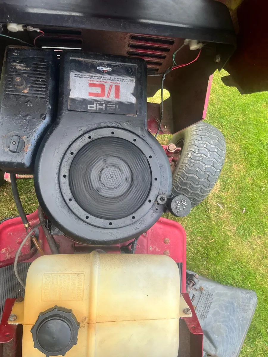 Ride on lawnmower - Image 4