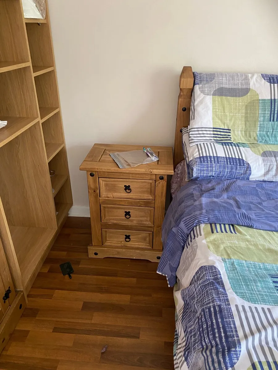 Bedroom furniture - Image 4