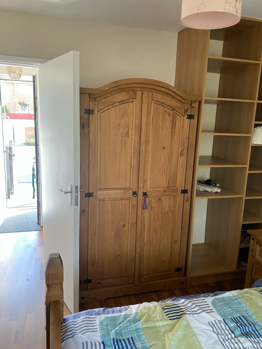 Bedroom furniture - Image 1