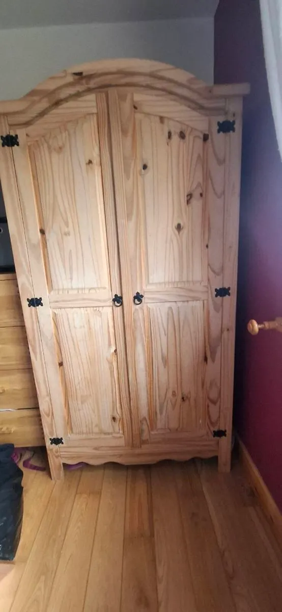 Mexcian pine wardrobe - Image 1