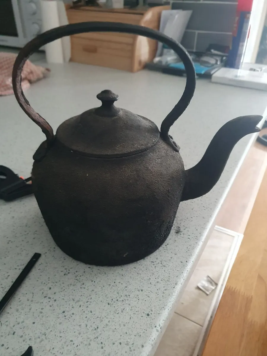 Antique Cast iron items - Image 1