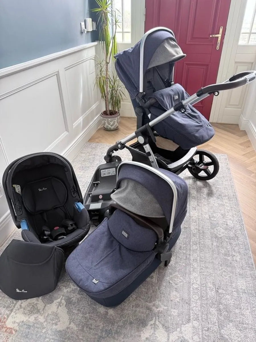 Silver Cross Wave Pram/Buggy/Car seat Bundle - Image 1