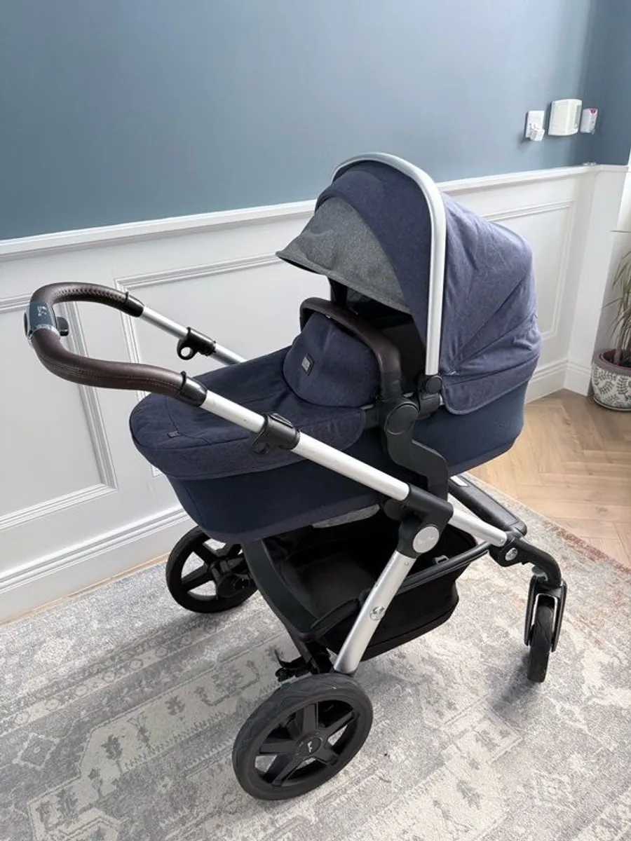 Silver Cross Wave Pram/Buggy/Car seat Bundle - Image 4