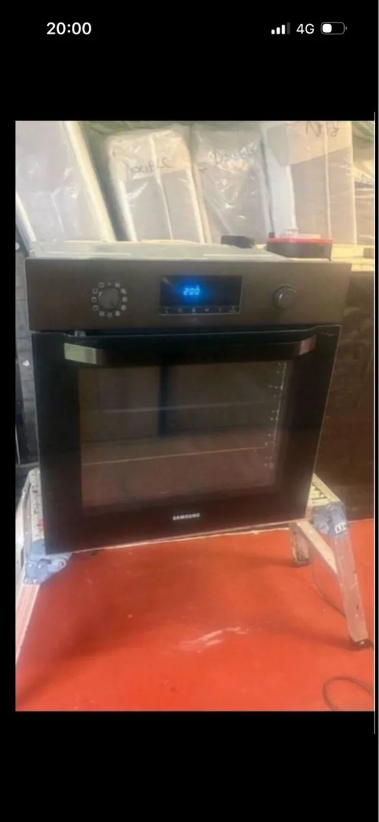 Single Samsung oven - Image 1