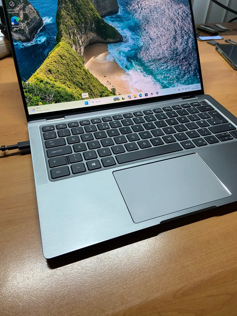 Dell laptop i5 pro 2n1 Touch 16/256 w11 - Image 3