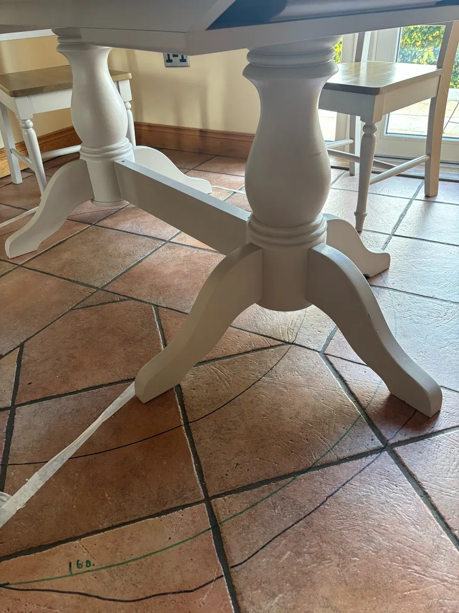 Dining Table and chairs - Image 3