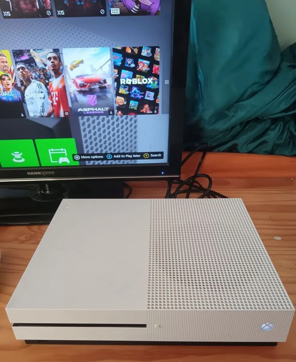 Xbox One S - Image 3