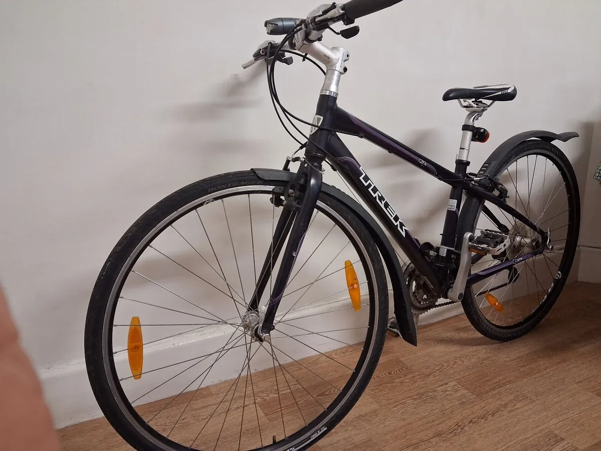 Trek FX2 hybrid bike - Image 4