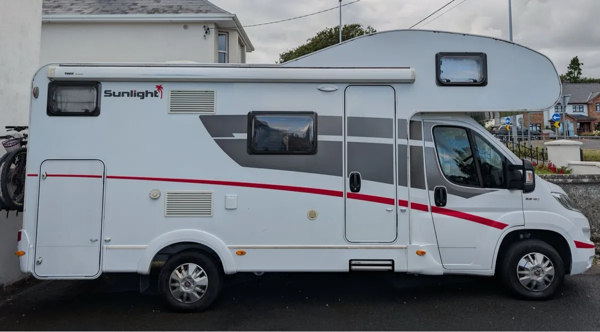 REDUCED PRICE: 6 Berth Sunlight Motorhome for Sale - Image 2
