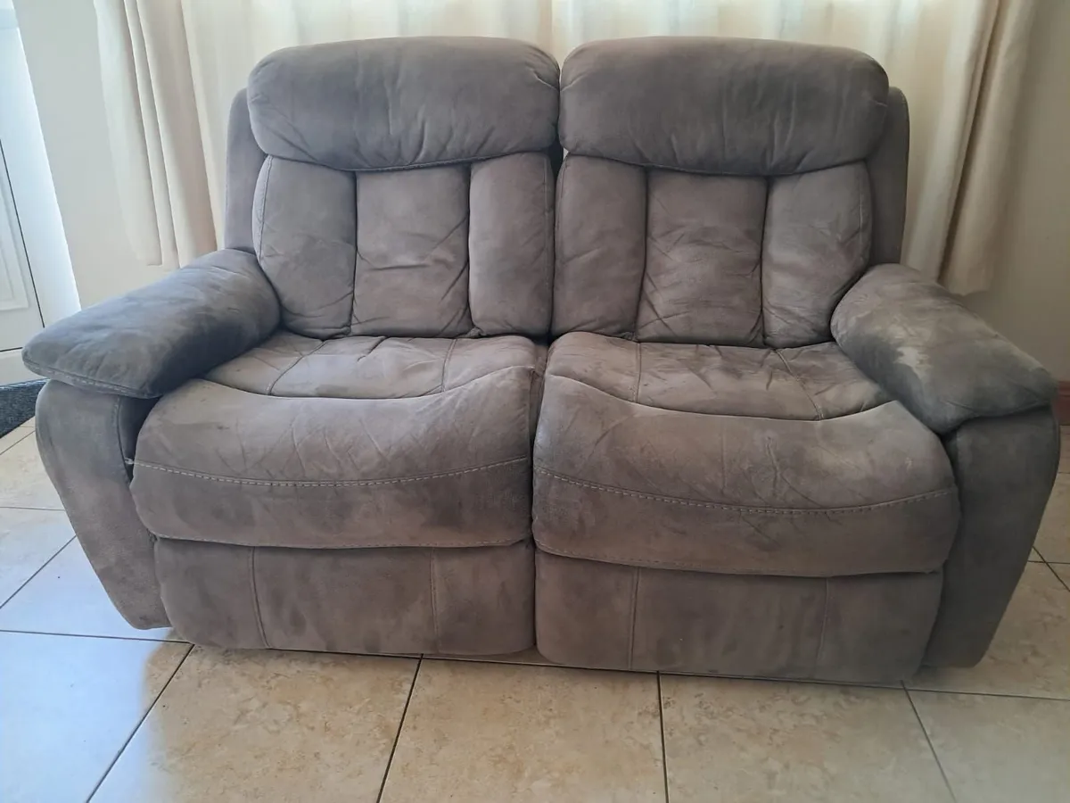 Two seater recliner couch, 2 single recliners - Image 1