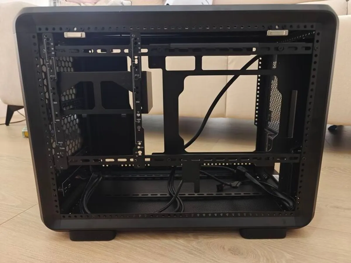 Cooler Master MasterFrame 400 - Image 3