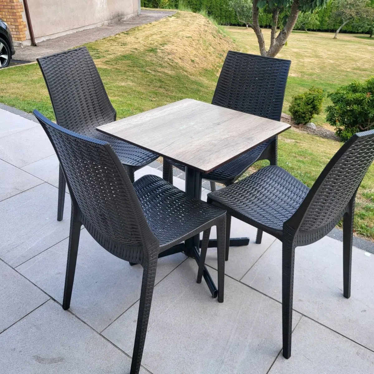 Garden table, 4 Rattan Chairs - Image 1