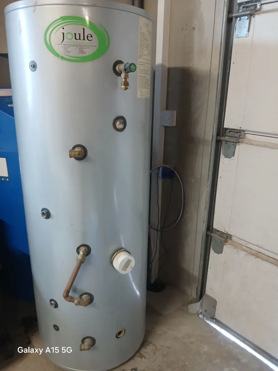 Hot water cylinder - Image 1