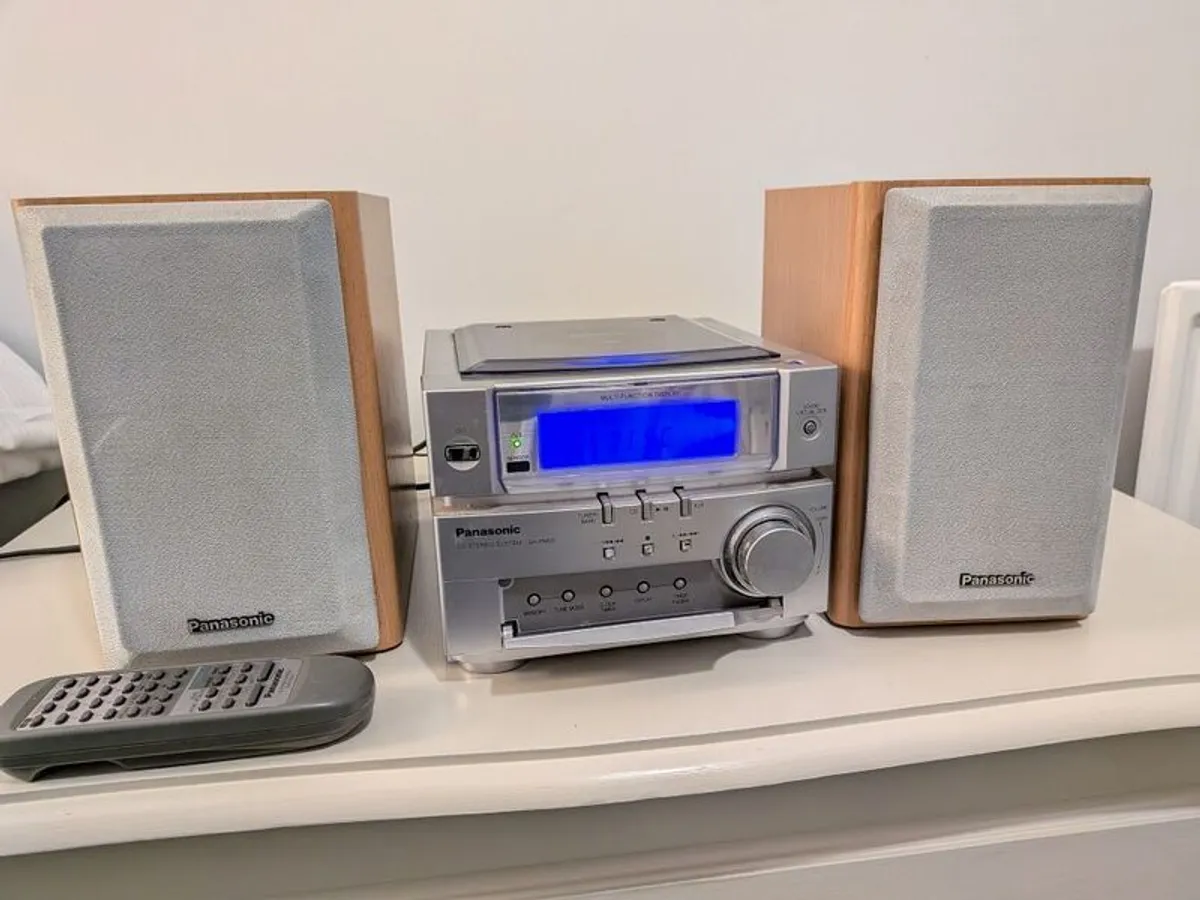 Radio/Cd player - Image 1