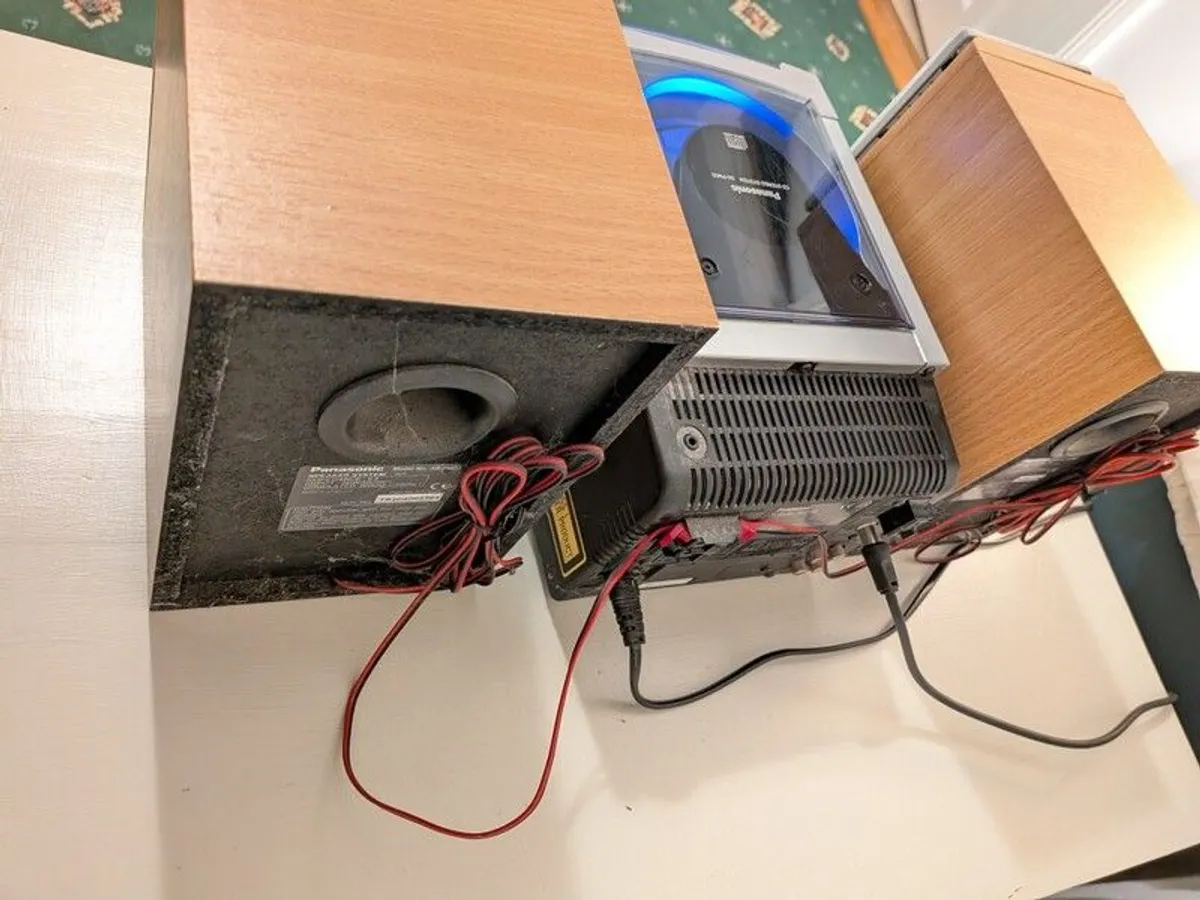 Radio/Cd player - Image 3