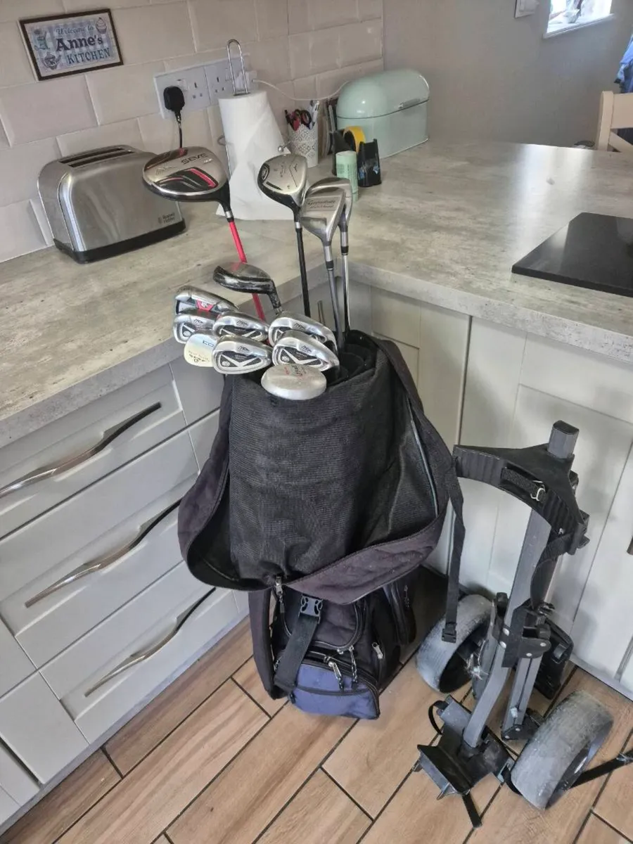 Golf Set & Trolley - Image 1