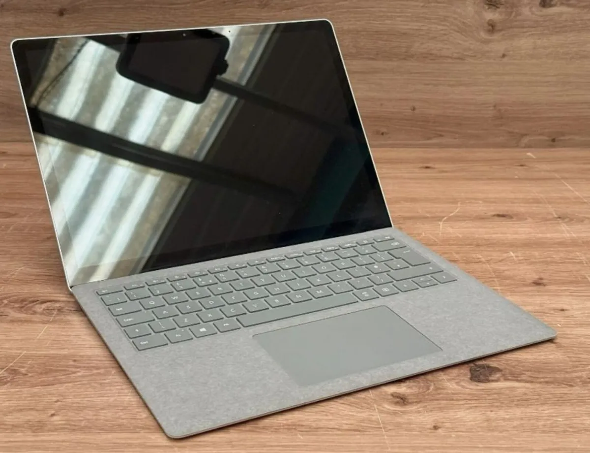 Microsoft Surface Laptop 4 Amd Ryzen 16GB 256GB SS - Image 2