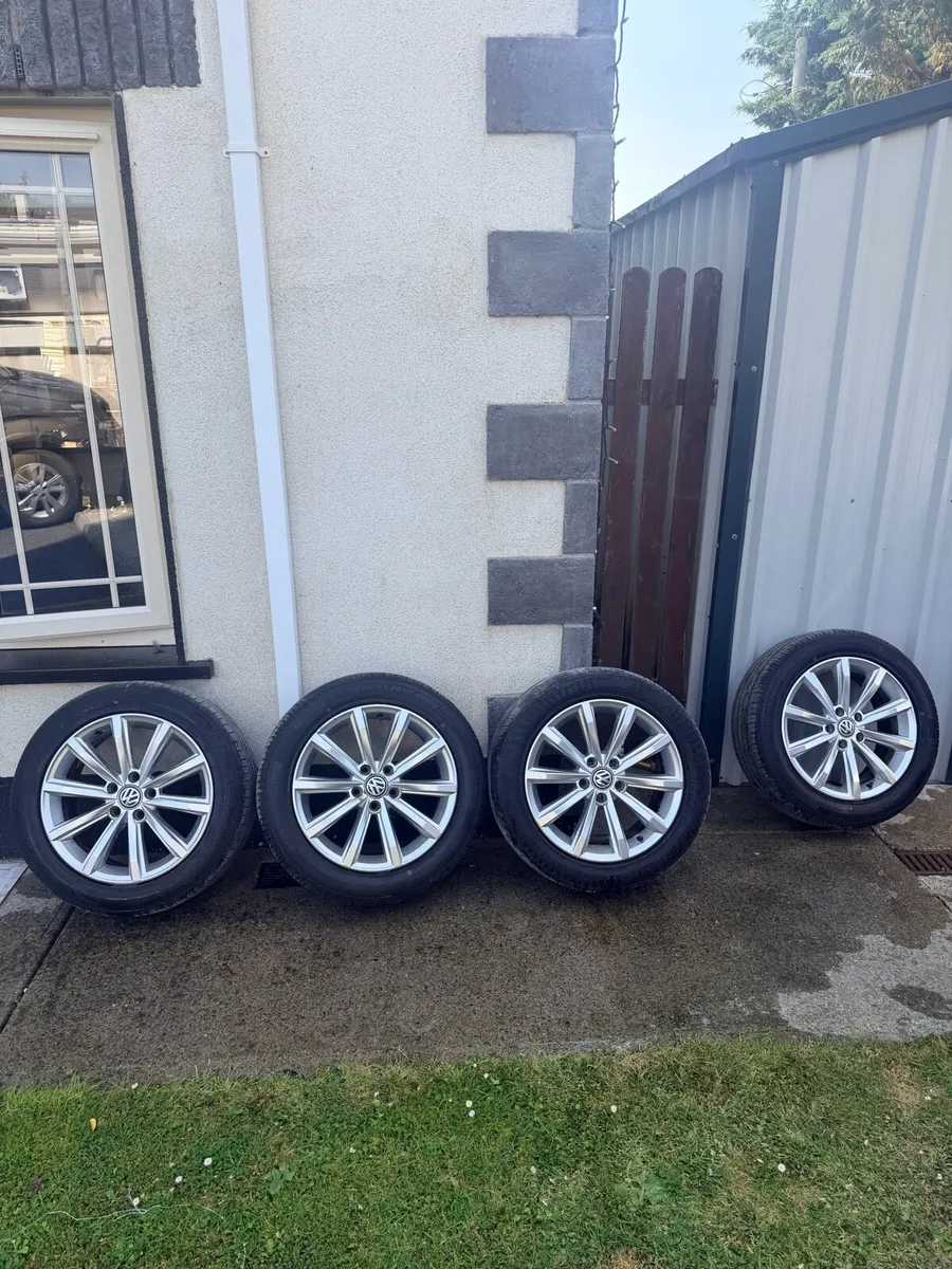 Volkswagen Passat 5x112 17 inch alloys - Image 1