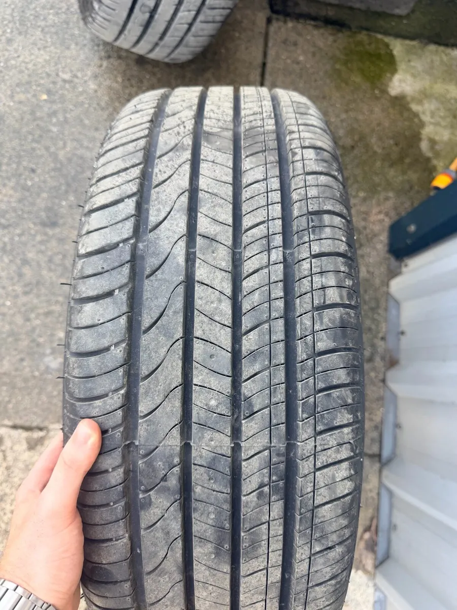 Volkswagen Passat 5x112 17 inch alloys - Image 2