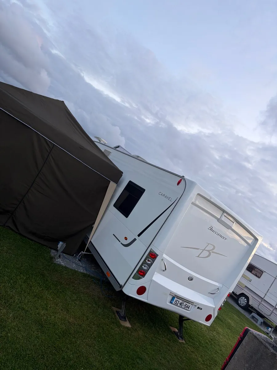 Twin axle caravan - Image 4