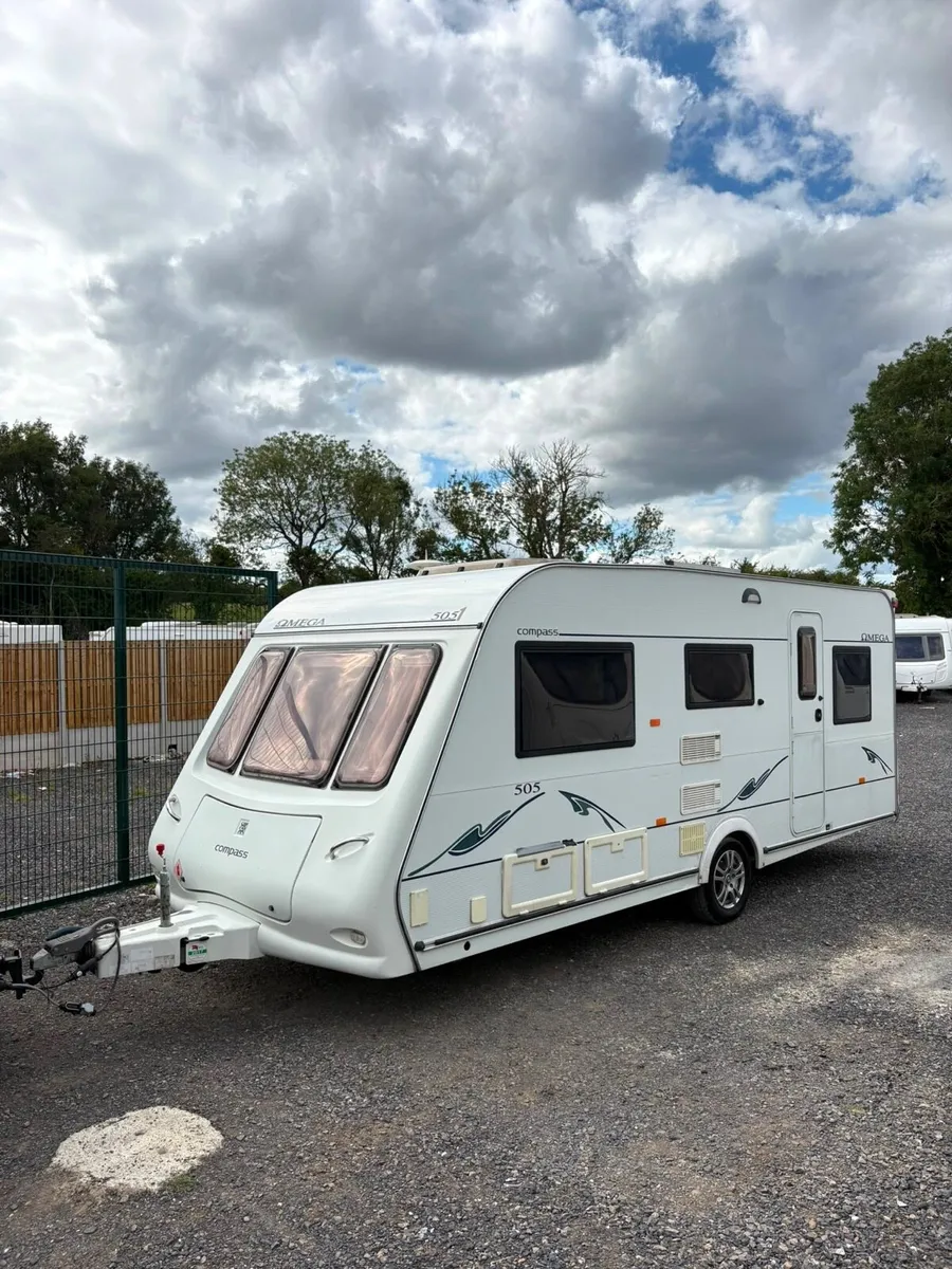 Compass 5 berth high end Caravan - Image 2