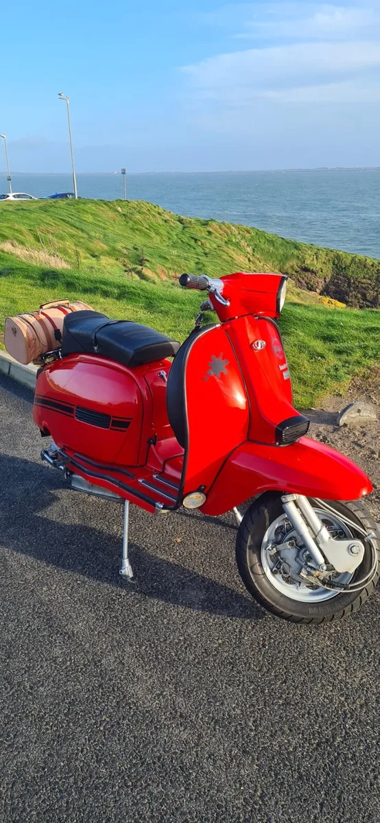 Lambretta GP200 .. Vespa - Image 3