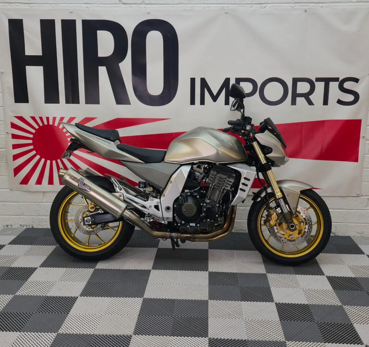 Kawasaki Z1000 - Image 1