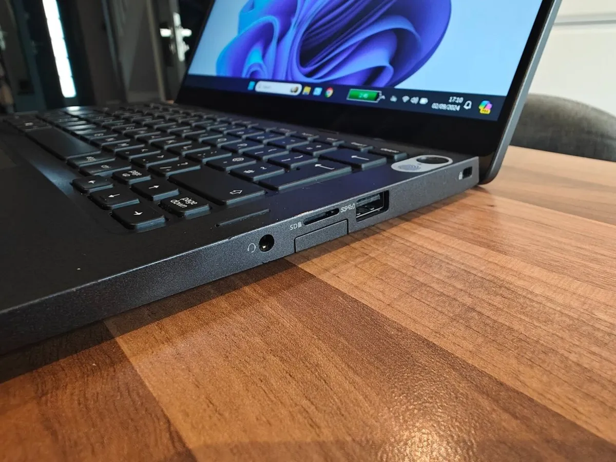 Dell Latitude 5300 2in1 | i5 | 16GB | 256GB | 13" - Image 3